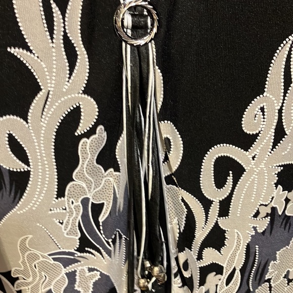 Fancy top sewn in under blouse - Picture 3 of 4